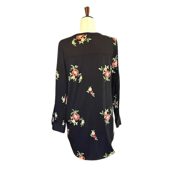 Forgotten Grace Tunic - Picture 2 of 4